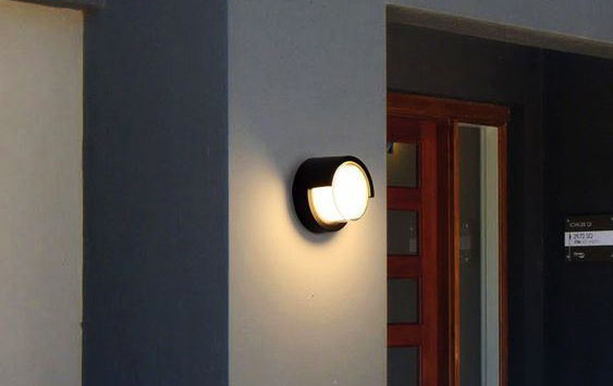 ¿Qué altura tiene la lámpara de pared del dormitorio? ¿Son iguales las alturas de instalación de diferentes luces de pared espaciales?
